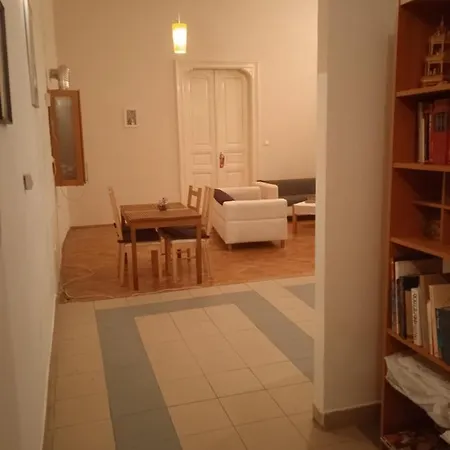Alternative Hilton In Central Apartmanhotel Budapest